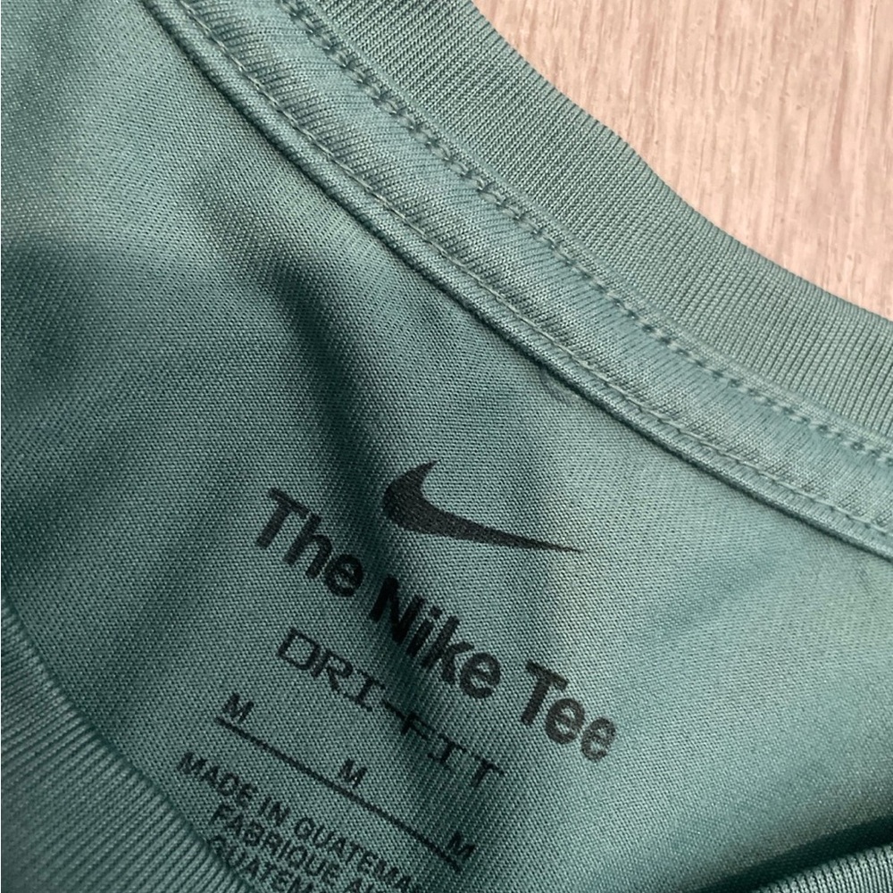 Nike Women's Short Sleeve Tee - Picture 2 of 2